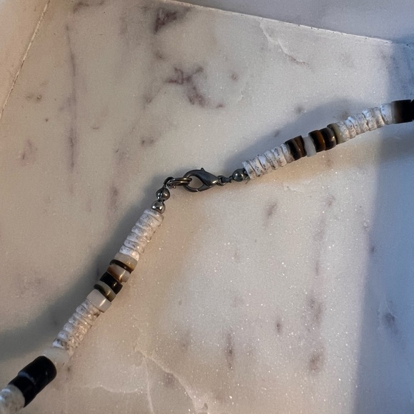 Multi Colored Shell Necklace - Picture 3 of 3